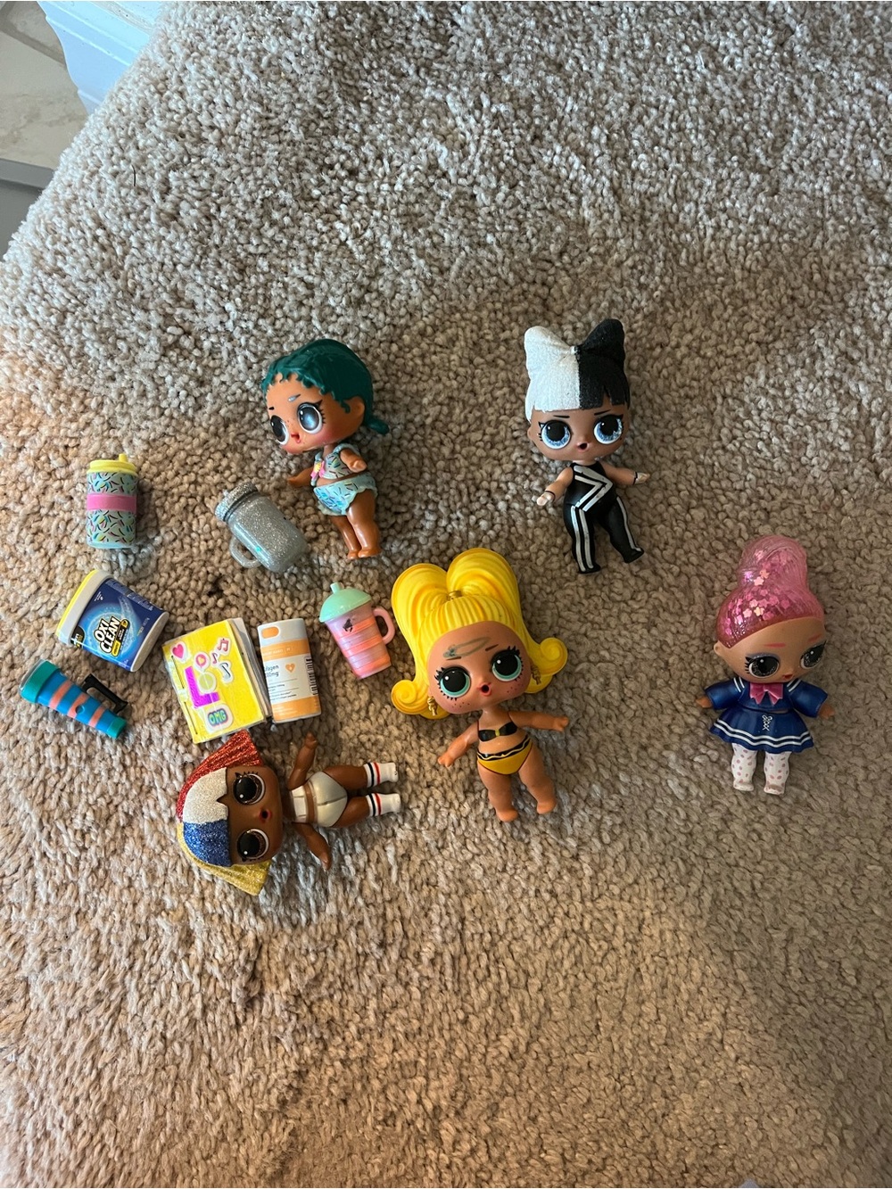 L.O.L. Surprise! Dolls Set with Yellow, Pink, Black, Green and Blue Details